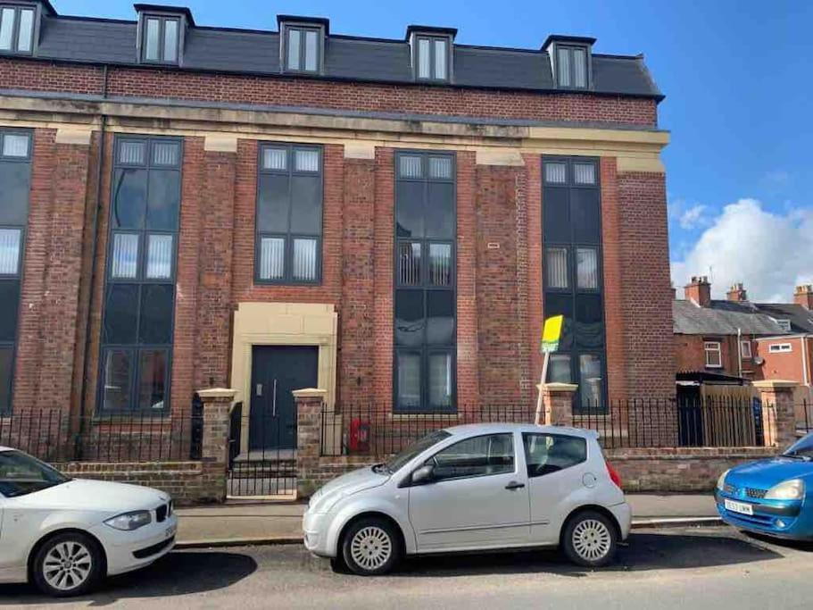 Newly Built 2 Bed Flat In The Heart Of Leek公寓 外观 照片