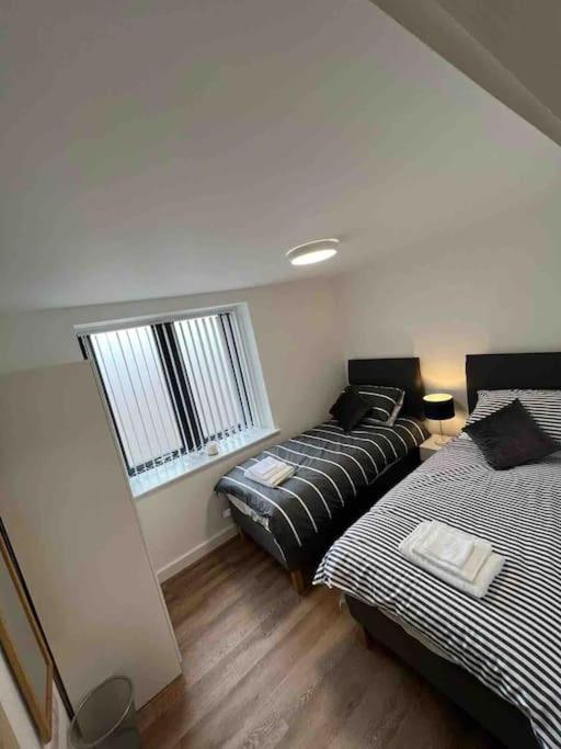 Newly Built 2 Bed Flat In The Heart Of Leek公寓 外观 照片